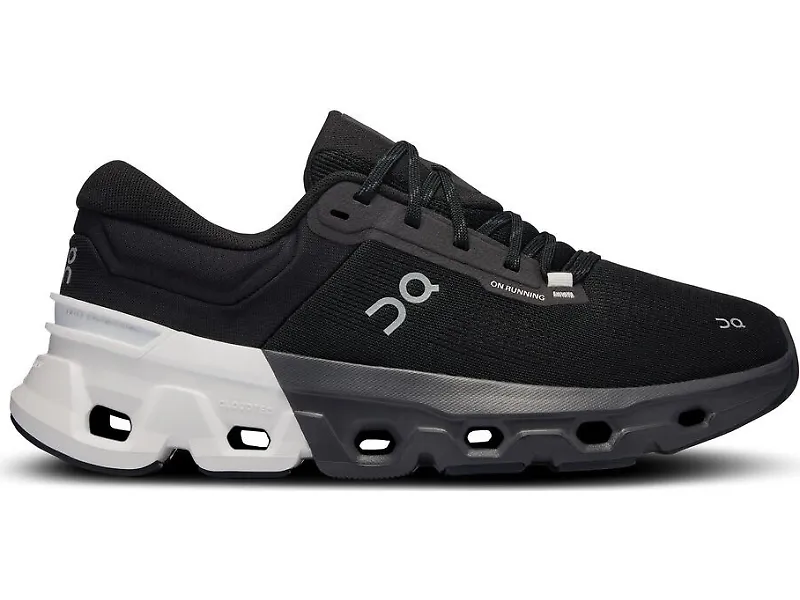 Women's On Cloudflyer 5, Black/White, 9 B Medium